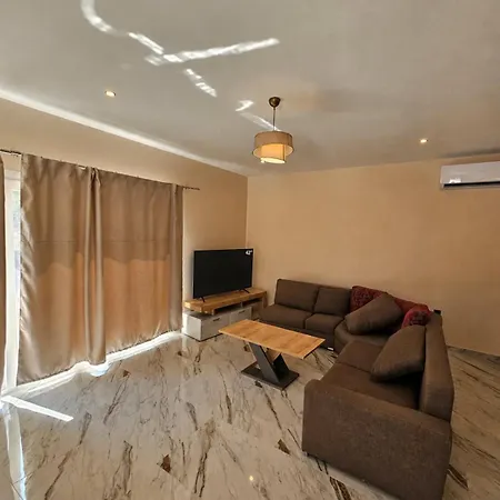 Nikcon 2 Bedroom House Apartman Kávosz